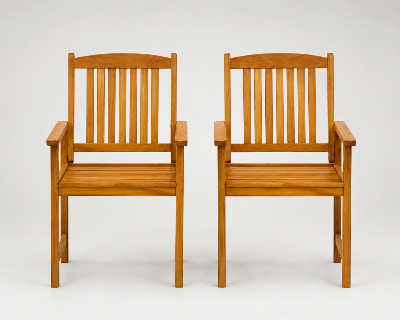 Aurelia | Chaises en bois d'acacia massif.